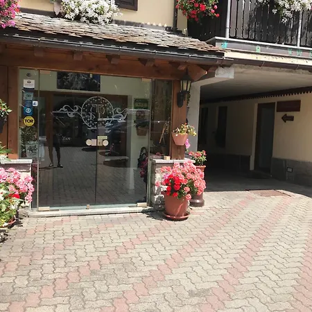 Maison Laurent מלון 3*